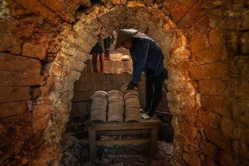 À la découverte du village artisanal de tuiles “yin yang” à Lang Son, Vietnam