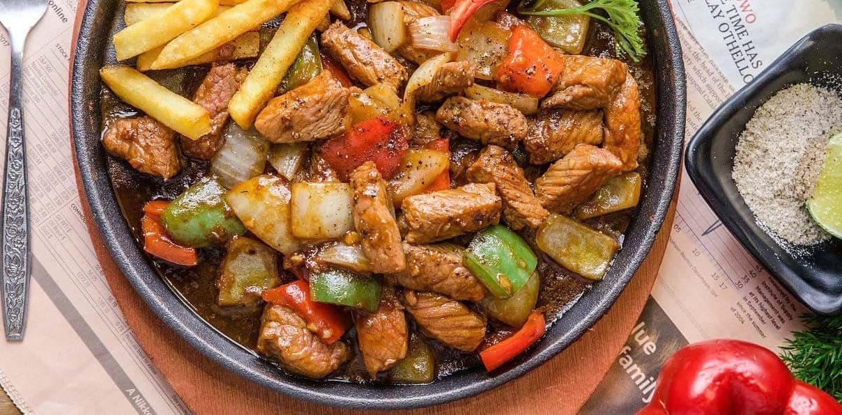 Boeuf Lok Lak Cambodge : l’histoire et recette facile à faire    