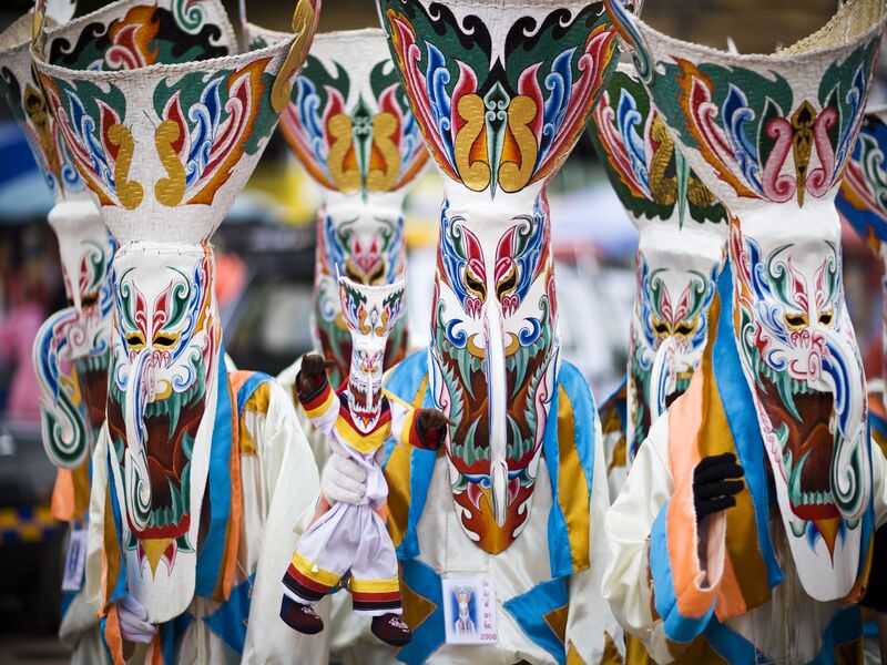 Dansez avec les fantômes : Le festival unique de Thaïlande approche!