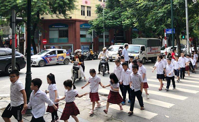 Traverser la rue au Vietnam : comprendre le “chaos organisé”
