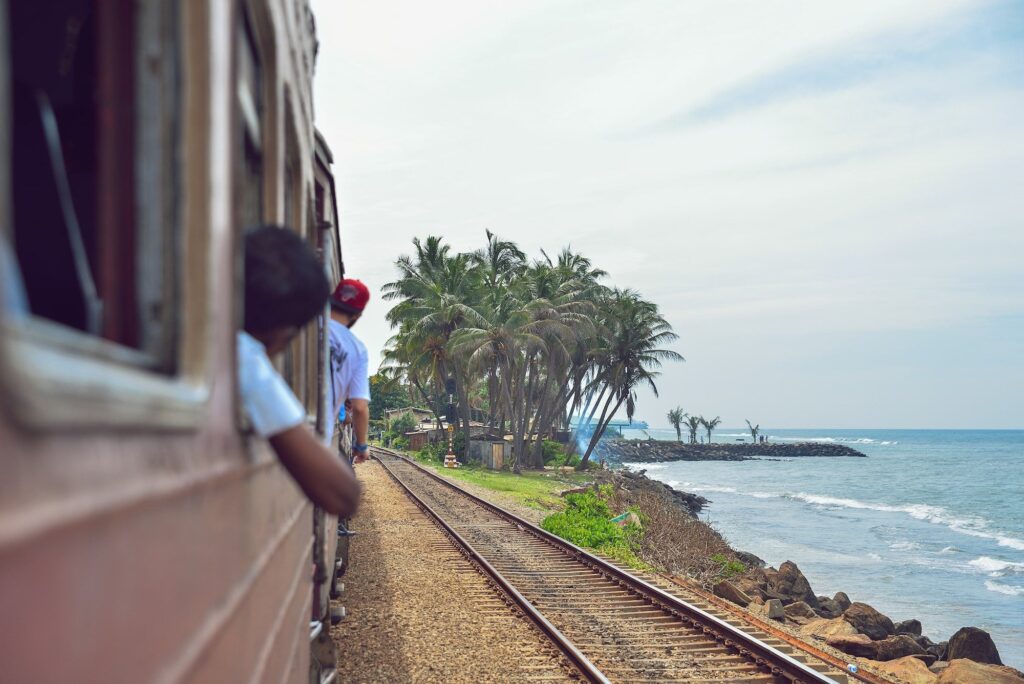 Train au Sri Lanka : Partage dune expérience sur lun des plus beaux trajets mondiaux