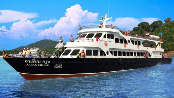 De Phuket à Koh Lanta : Guide ultime du transfert (ferry, speedboat, minivan)