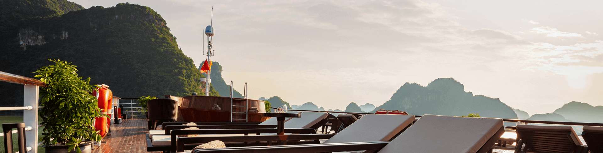 Guide de sélection : Les meilleures croisières et jonques en Baie de Lan Ha (2026)