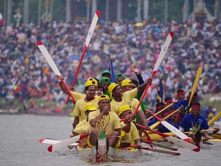 Bon Om Touk, la grande fête des eaux du Cambodge en novembre
