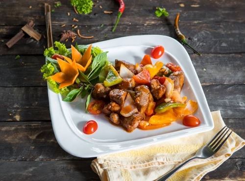 Boeuf Lok Lak Cambodge : l’histoire et recette facile à faire