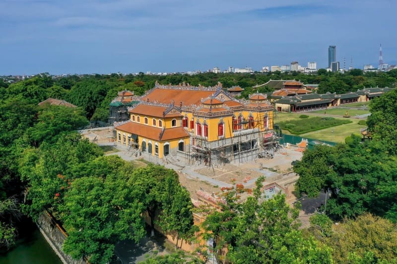 Hue, palais de Kien Trung, ouverture