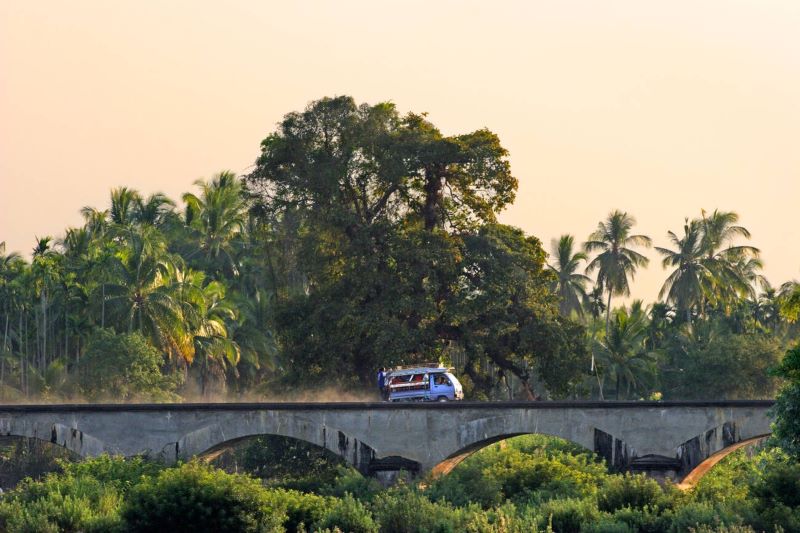 Admirez les paysages majestueux du Laos sur la route