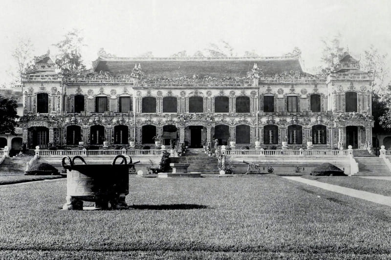 Hue, palais de Kien Trung, ouverture