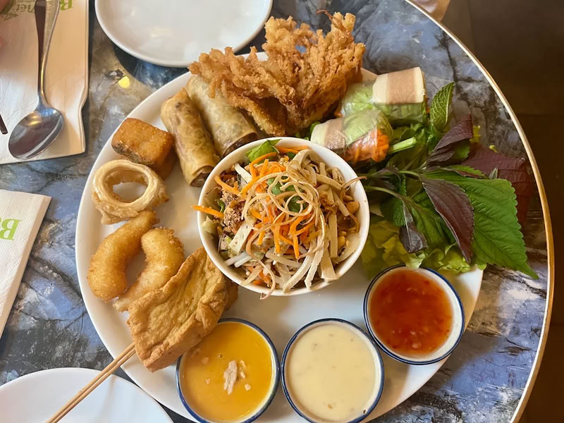 Bếp Việt restaurant vietnamien paris plat