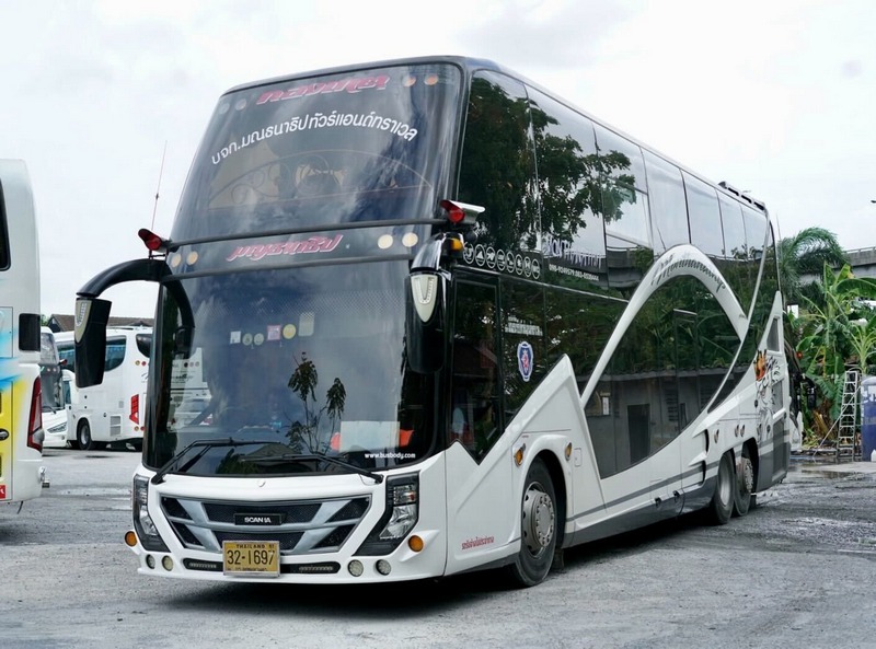 Bus de la compagnie Montanatip