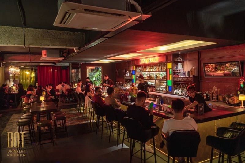 Ho Chi Minh ville, bar et restaurant, Dot Bar