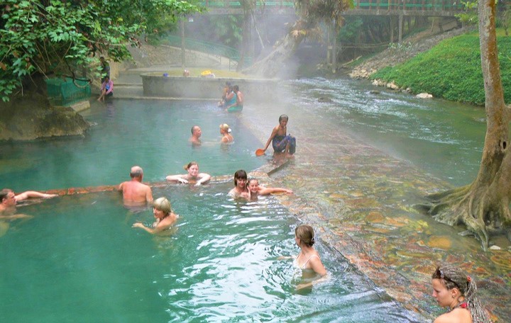 Les sources chaudes de Hindad à Kanchanaburi 