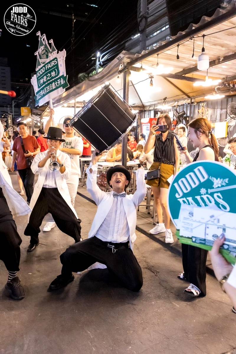 Divertissement Inoubliable au Marché Jodd Fairs