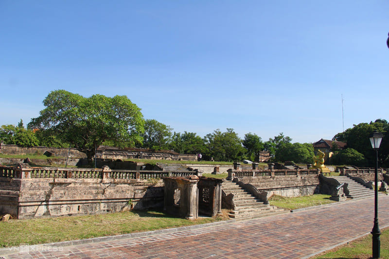 Hue, palais de Kien Trung, ouverture