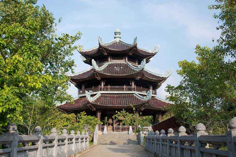 Tour de clocher Bai Dinh