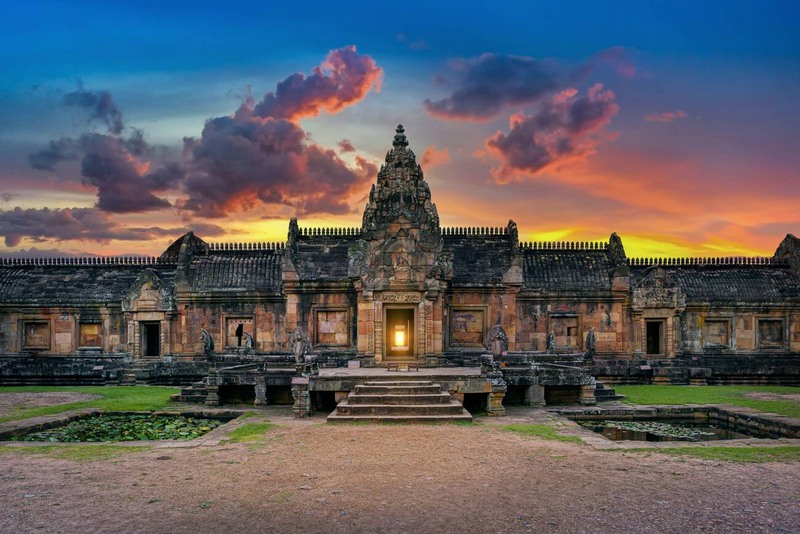 lever du soeil à Phanom Rung