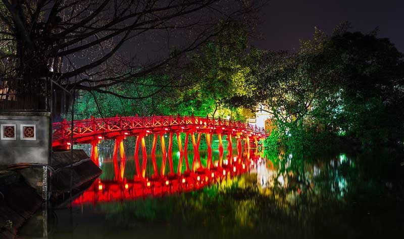 Pont The Huc dans la nuit