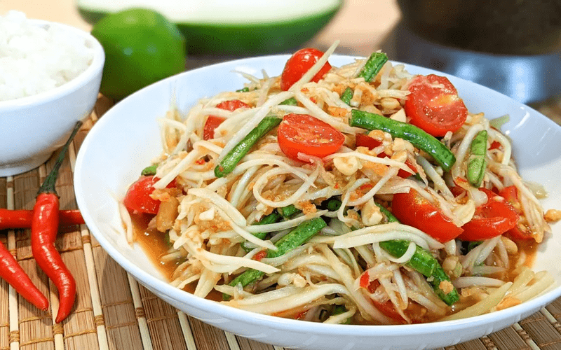 Som Tam (salade de papaye verte)