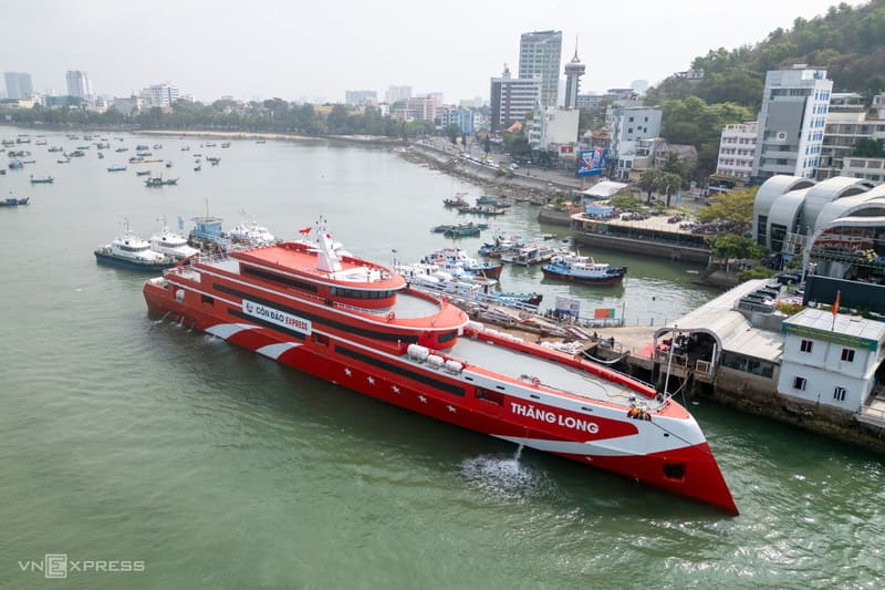 Ho Chi Minh, Con Dao, navire à grande vitesse, Thăng Long