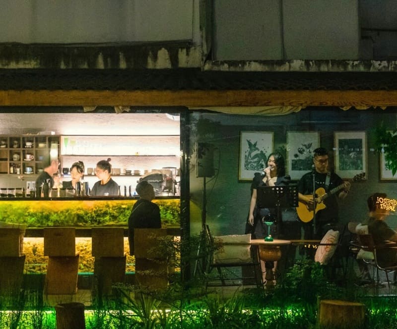 Ho Chi Minh ville, restaurant et bar, Xào Xạc bar
