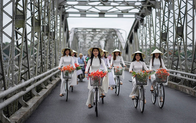 ao dai hue vietnam