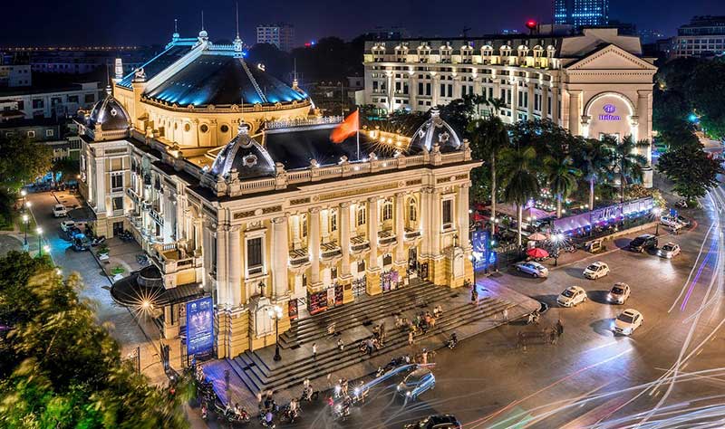 Opera de Hanoi dans la nuit