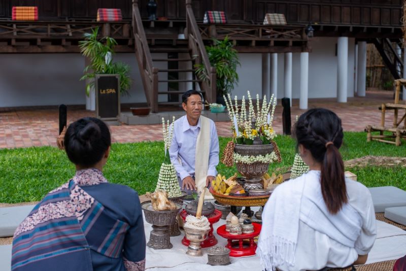 Une tenue respectueuse de la culture laotienne est essentielle