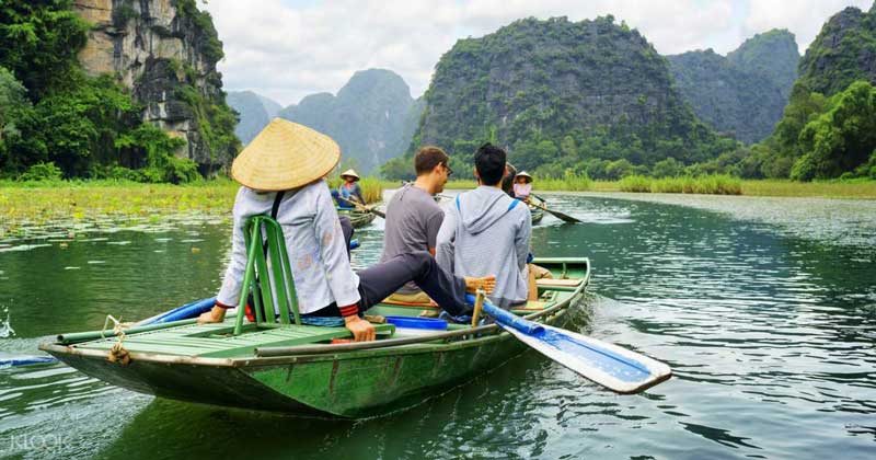 balade en barque à Tam Coc