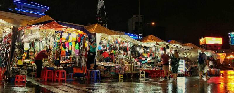 Marché Ben Thanh, Ho Chi Minh ville, vie nocturne