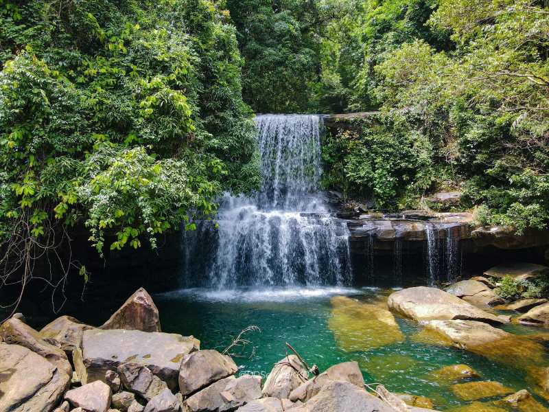 Cascade spectaculaire à Koh Kood