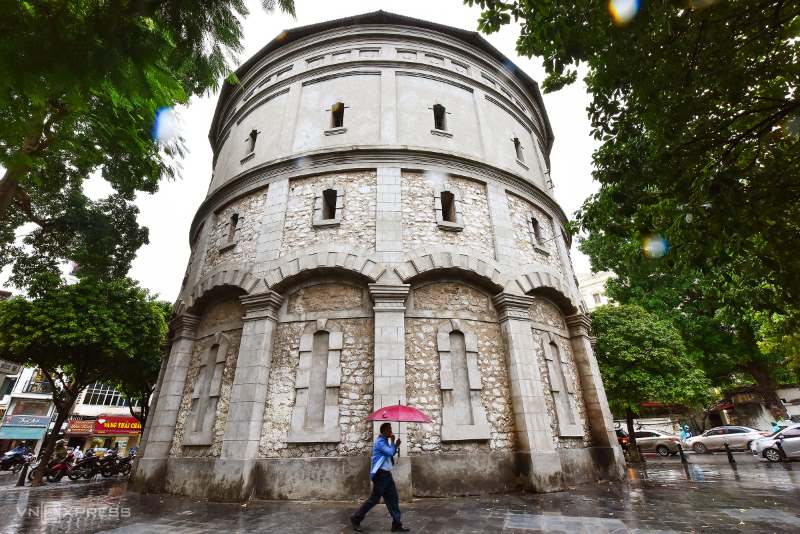 chateau d''eau hang dau 