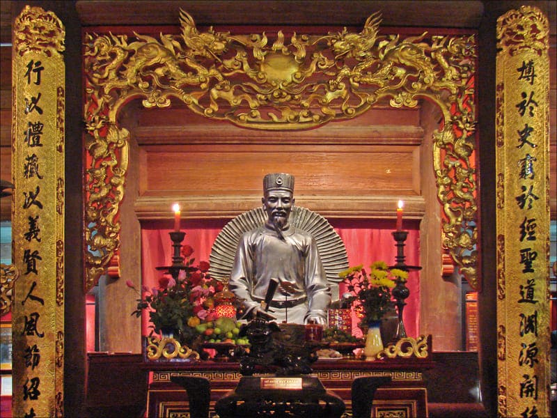 chu van an statue