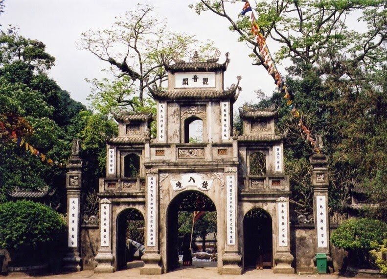 Pagode Thien Tru dans la complexe de la Pagode des Parfums en banlieue de Hanoi - David Ruiz Luna