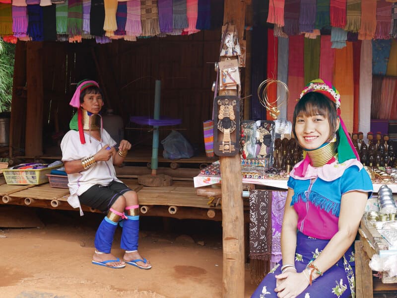 Les femmes girafes de Thaïlande