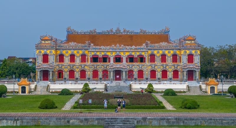 Hue, palais de Kien Trung, ouverture