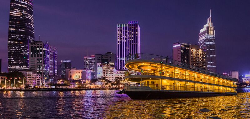 Ho Chi Minh, Bateau