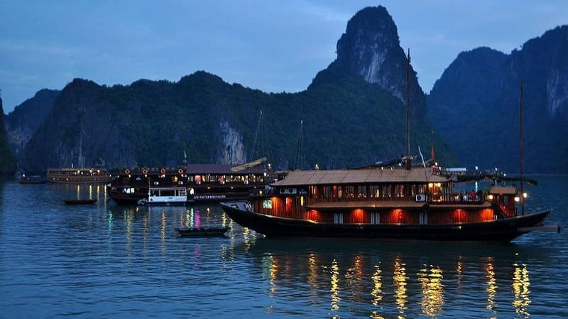 baie halong en nuit