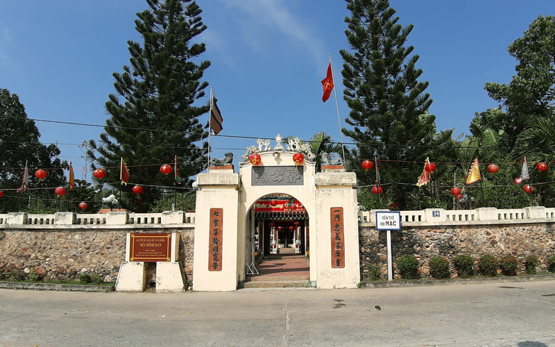 Le mausolée de Mạc Cửu