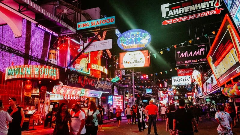 La vie nocturne animée à Pattaya
