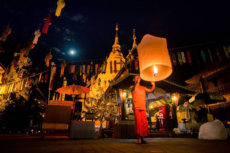 Célébration de Loy Krathong en Thaïlande