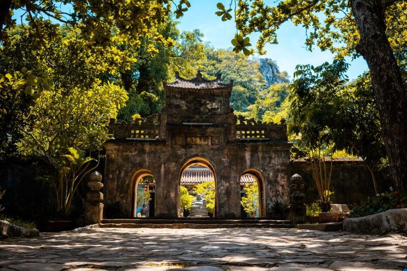 la pagode de tam thai montagne de marbre