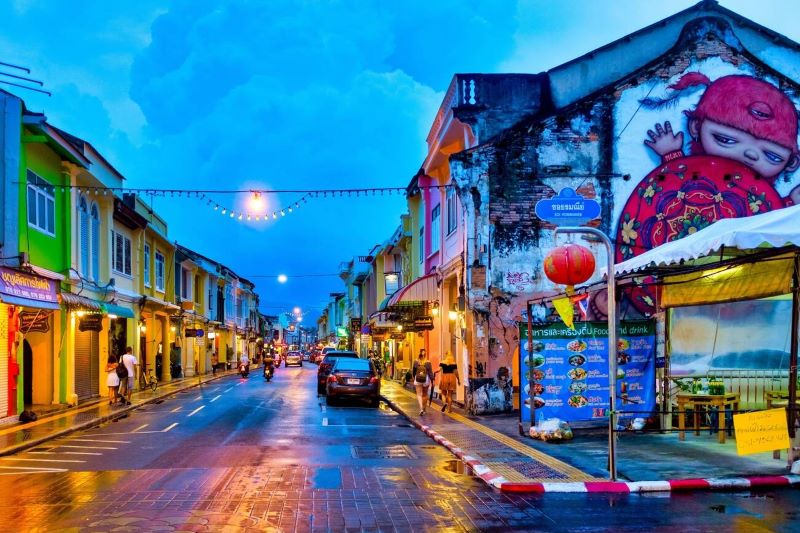 Rues de Phuket après la pluie