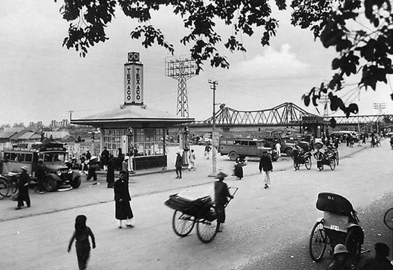 Pont Doumer (ancien nom du pont Long Bien) au XXe siècle