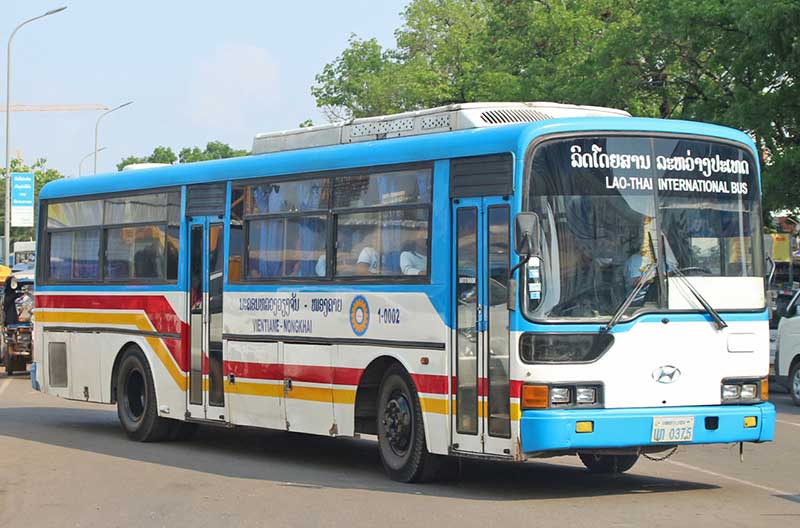 se rendre au laos en bus