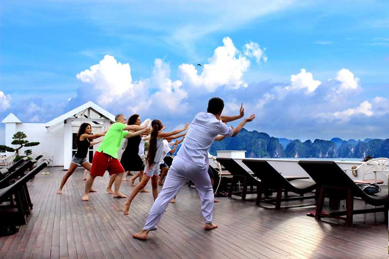 taichi crosiere bai halong