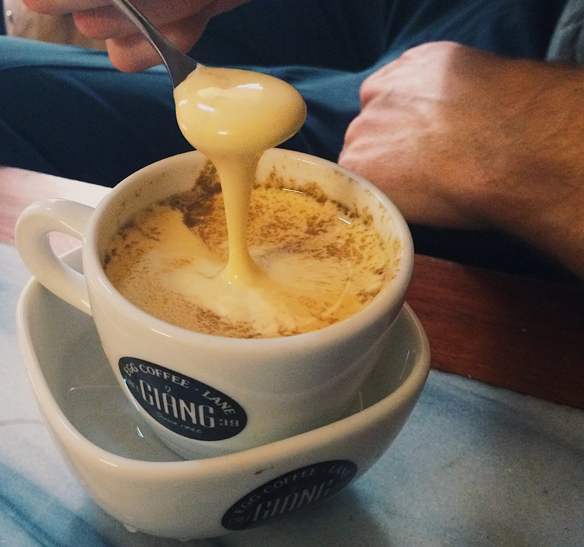 cafe aux oeufs