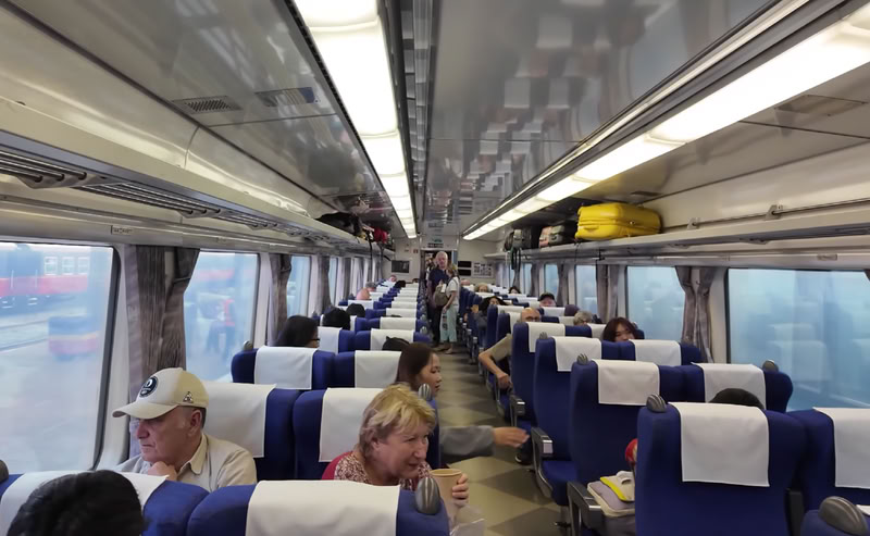 La classe normale en train du Cambodge