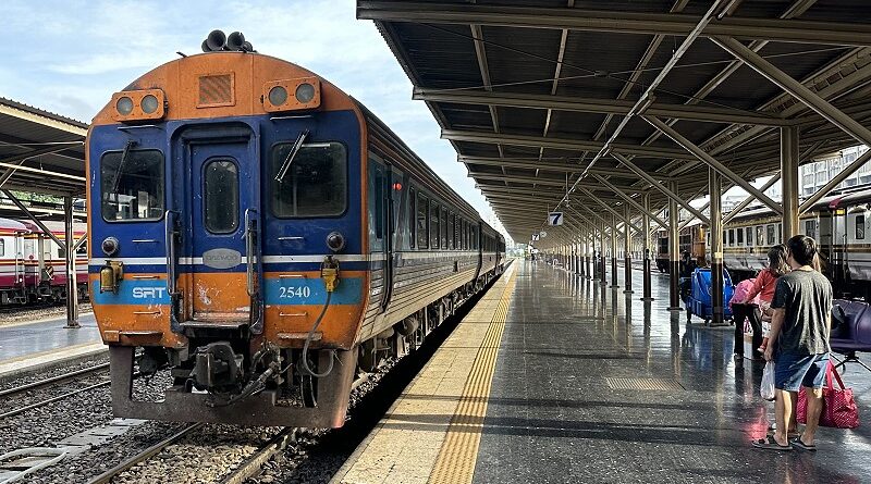 train de bangkok a surat thani