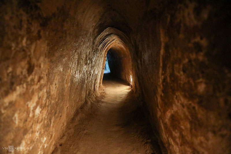 La construction des tunnels de Cu Chi