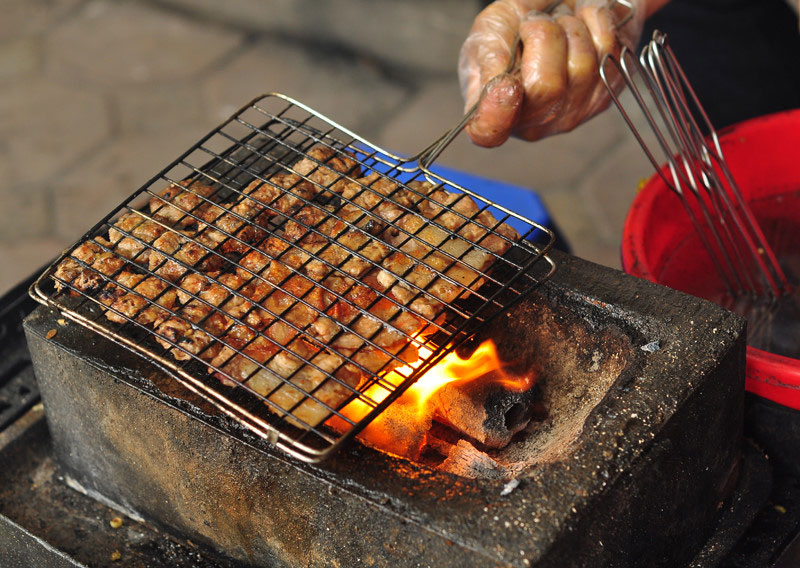 vermicelles au porc grillé bun cha hanoi